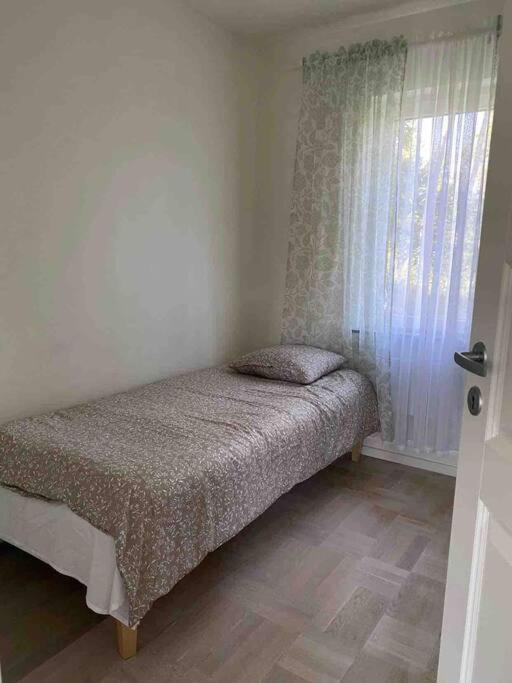 Trevlig Stuga Med Uteplats Rimbo Dış mekan fotoğraf
